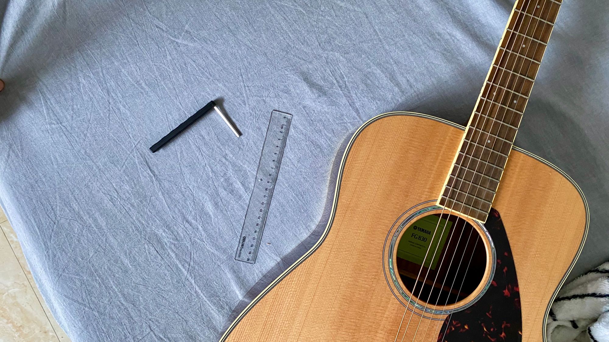 吉他改造日记：两千块的吉他能否调出两万块的手感？