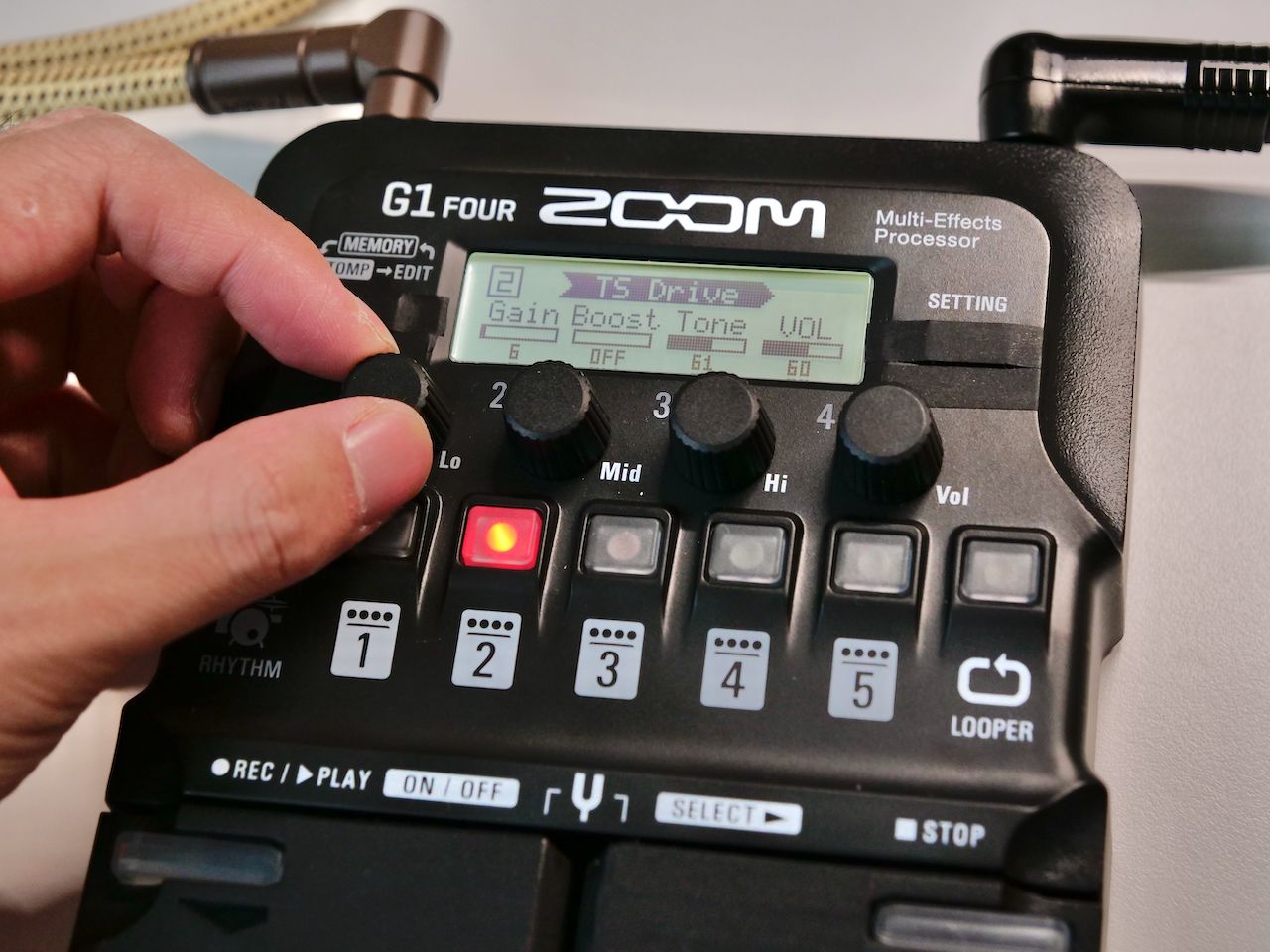 ZOOM G1 FOUR 电吉他效果器使用报告